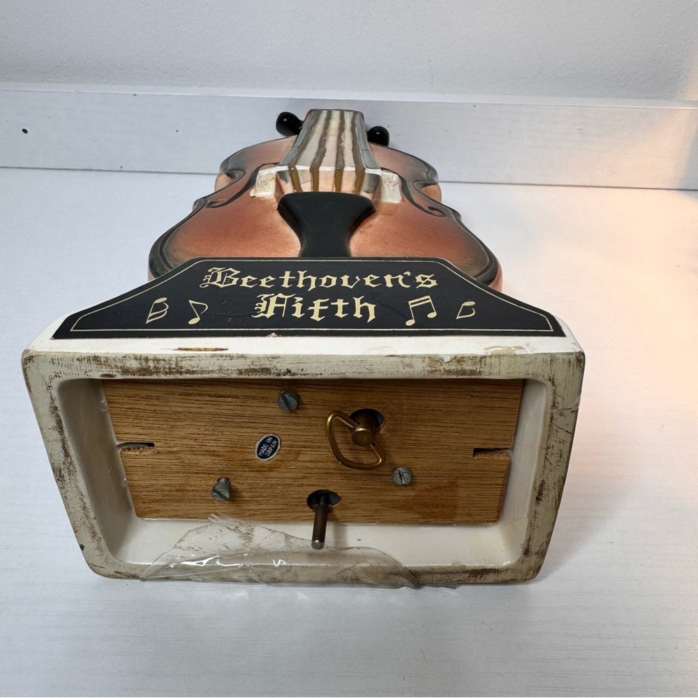 Vintage Beethovens Fifth Collectors Liquor Decanter Music Box (Plays!) Violin - Picture 5 of 6